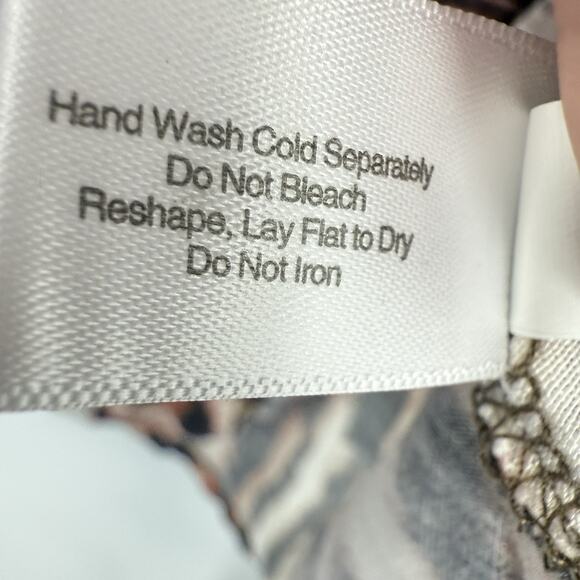 Boston Proper Bold Animal Print Turtleneck Top XS Long Sleeve Slim Fit Stretch - Picture 9 of 11